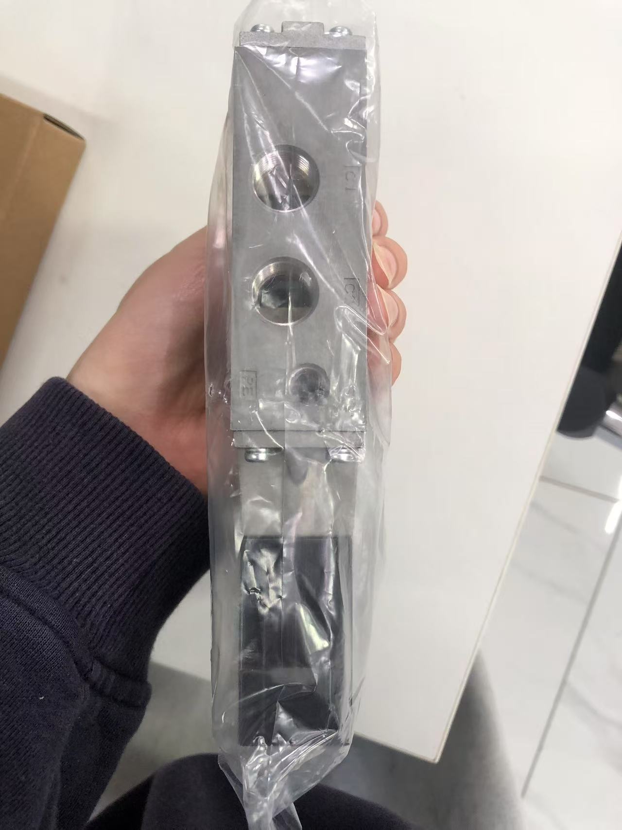 湖南中村新到货一批CKD喜开理电磁阀4F310-10