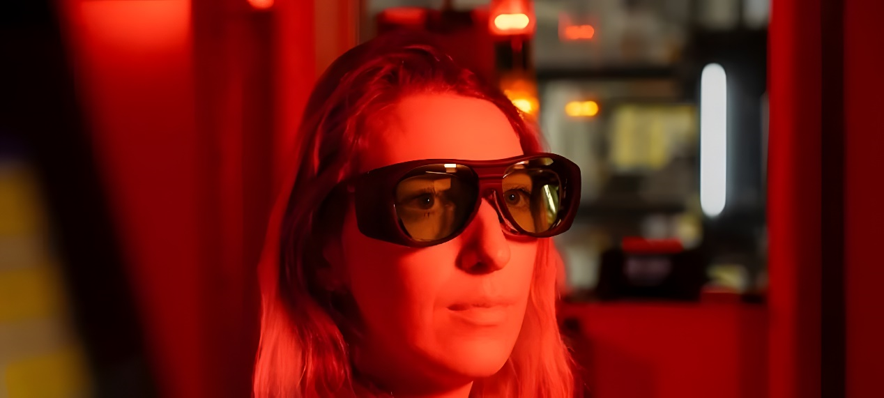 別讓激光傷眼！行業(yè)大咖教你選對，護目鏡玩轉(zhuǎn)激光