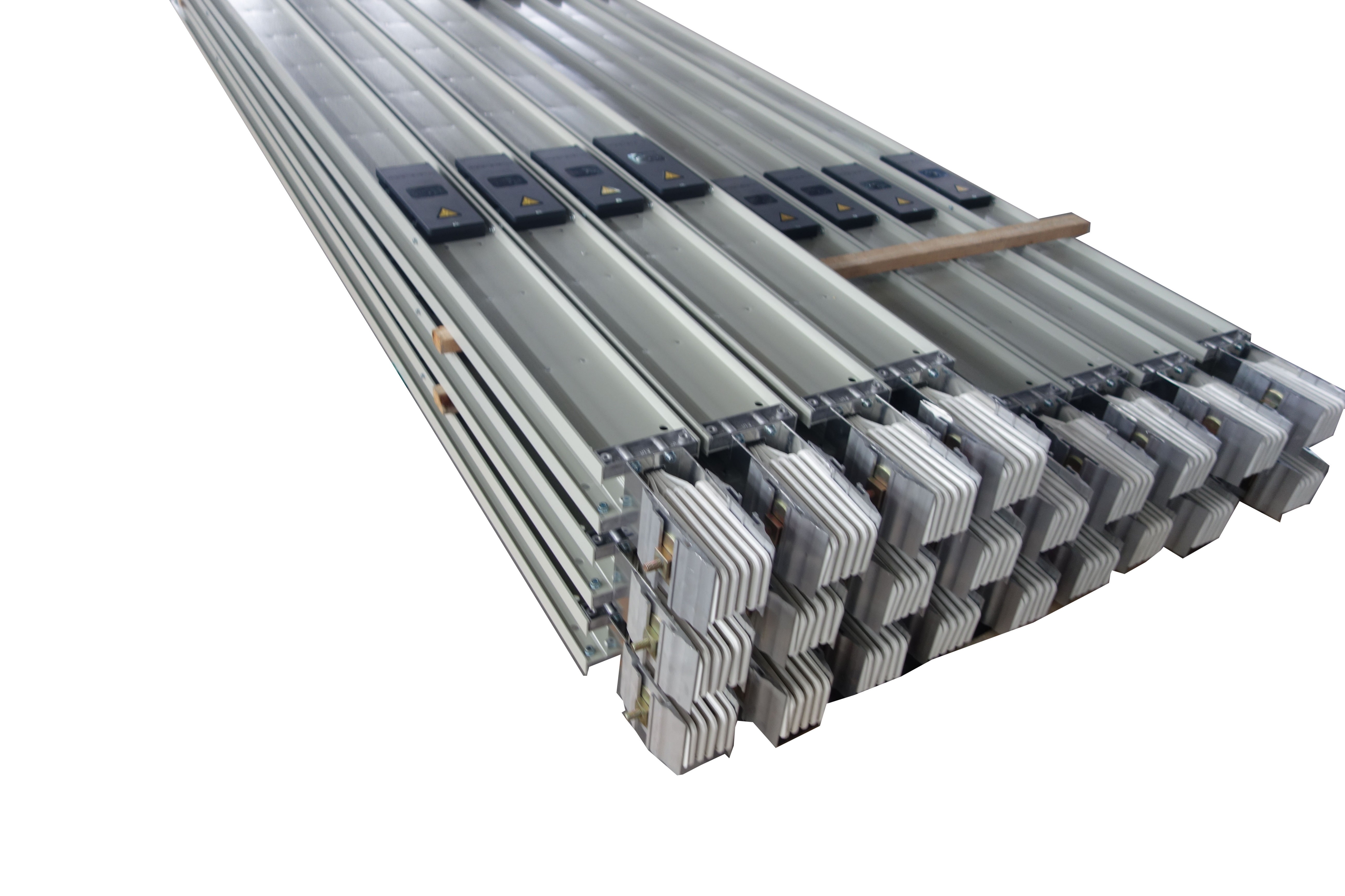 空气式母线槽22.jpg “空气型和密集型母线槽