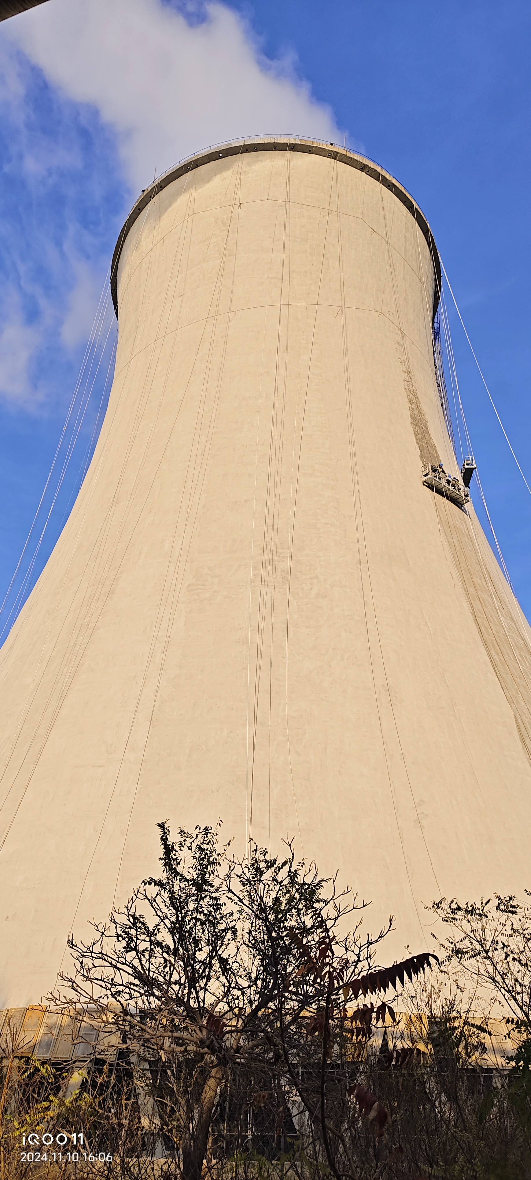 匠心防腐繪美景 宏順鑄就包頭冷卻塔外防腐施工